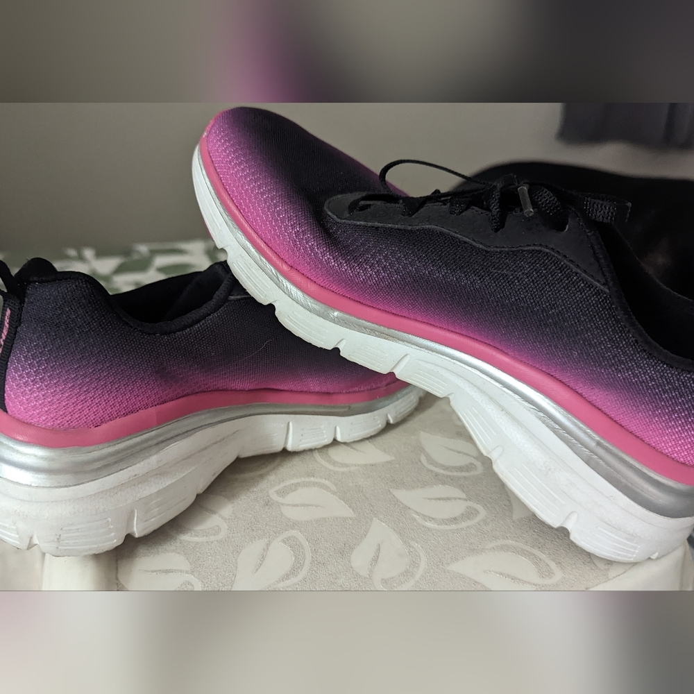 Skechers memory foam running shoes